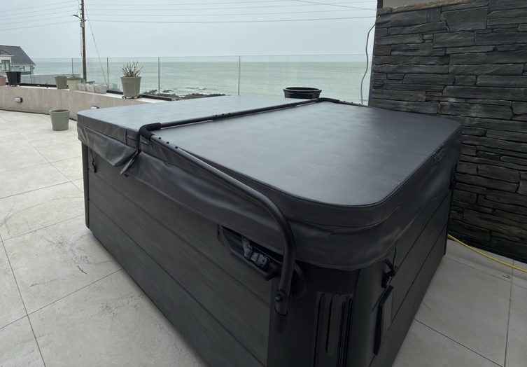 Fairbanks Hot Tub Cover – Grey